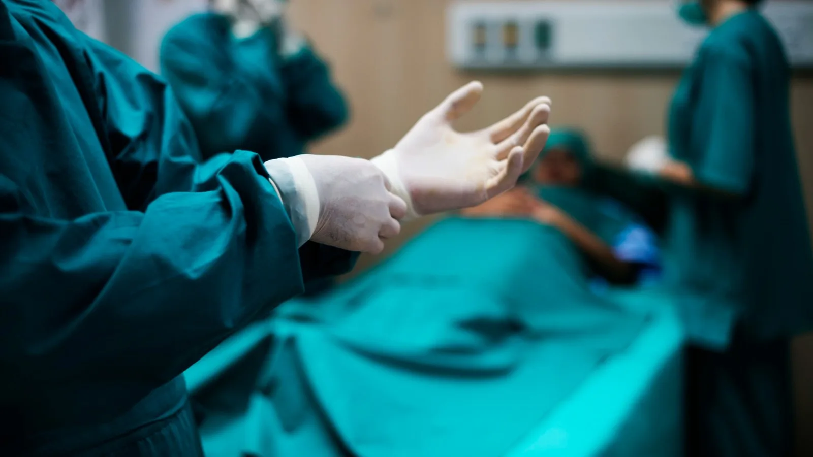 ¿Cuál es el precio de cirugía de hernia cervical en Mexicali, Baja California?